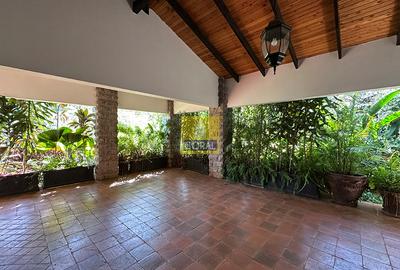 3 Bed Apartment in Nyari - 3