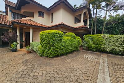 4 Bed Townhouse with En Suite in Spring Valley - 2