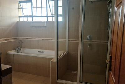 4 Bed House with En Suite at Lavington