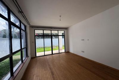 5 Bed Townhouse with En Suite in Lavington - 2