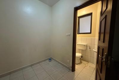 4 Bed Apartment with En Suite in Westlands Area - 4