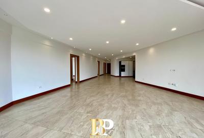 4 Bed Apartment with En Suite in Parklands - 2