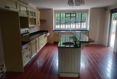 5 Bed Villa with En Suite in Kitisuru