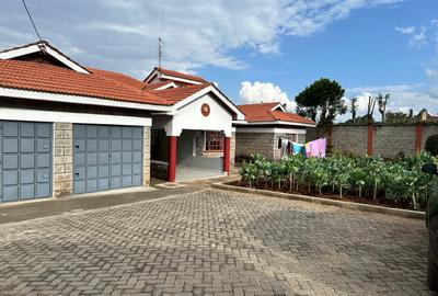 4 Bed House with En Suite at Olepolos - 4