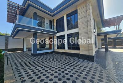 5 Bed House with En Suite in Runda - 3