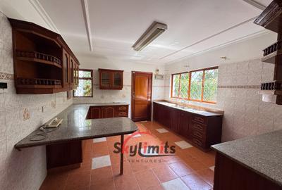 5 Bed Townhouse with En Suite at Grevillea Grove