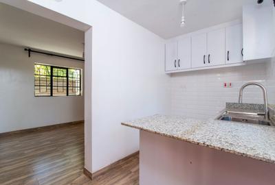 1 Bed Apartment with En Suite in Kilimani - 3