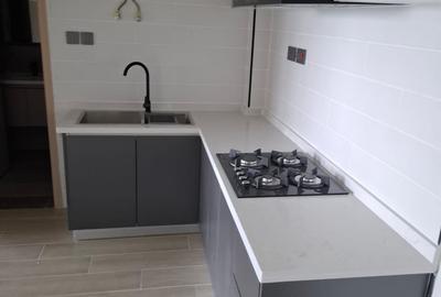 1 Bed Apartment with En Suite at Hatheru
