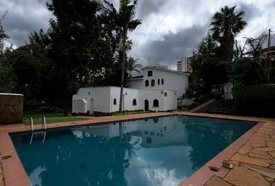 5 Bed Townhouse with En Suite at Riverside Drive - 3