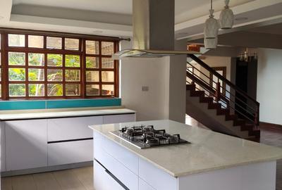 4 Bed House with En Suite in Runda - 3