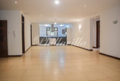 3 Bed Apartment with En Suite in Riverside