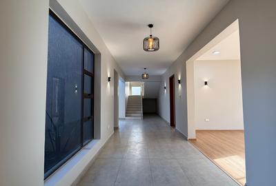 6 Bed Villa with En Suite in Karen - 2