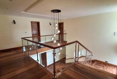 4 Bed House with En Suite at Rosslyn - 4