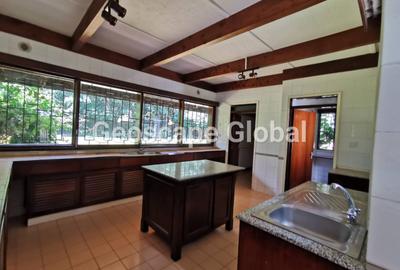 5 Bed House with En Suite in Muthaiga