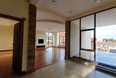 5 Bed Villa with En Suite in Lavington - 3