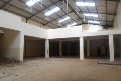 10,000 ft² Warehouse with Backup Generator in Juja