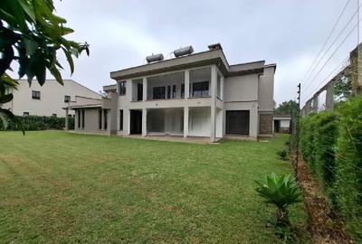 6 Bed Townhouse with En Suite in Lavington - 2