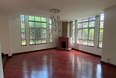 5 Bed Townhouse with En Suite in Lavington - 4