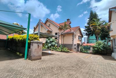 5 Bed Townhouse with En Suite at Spring Valley