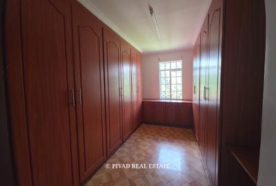 5 Bed House with Garden in Runda - 4