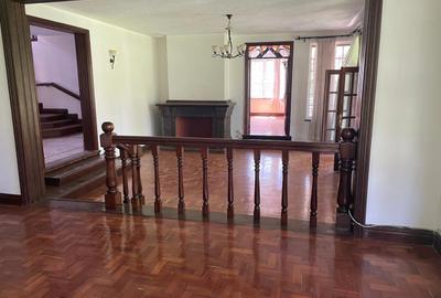 5 Bed House with En Suite in Runda - 2