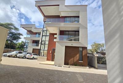5 Bed House with En Suite in Lavington