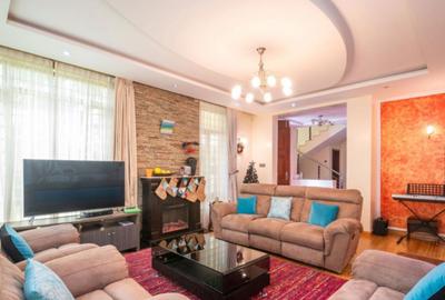 5 Bed Villa with En Suite at Lavington