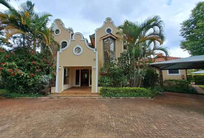 5 Bed House with En Suite at Mimosa