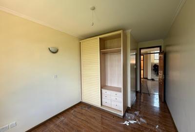 4 Bed Villa with En Suite in Kiambu Road - 3
