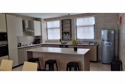 Furnished 2 Bed Apartment with En Suite in Kitisuru