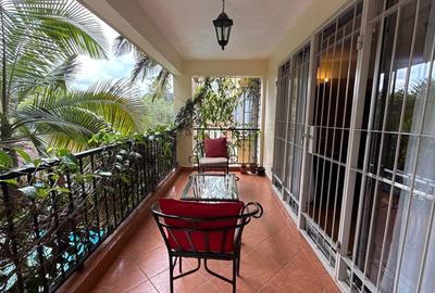 Serviced 2 Bed Apartment with Swimming Pool in Brookside - 2