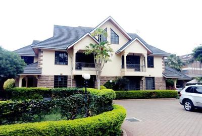 5 Bed Townhouse with En Suite at Othaya Road