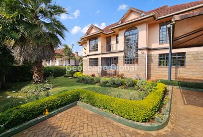 5 Bed House with En Suite in Runda