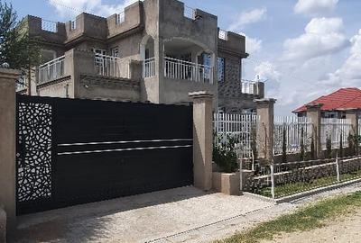 5 Bed House at Enkasiti