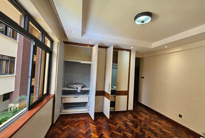 3 Bed Apartment with En Suite in Riverside