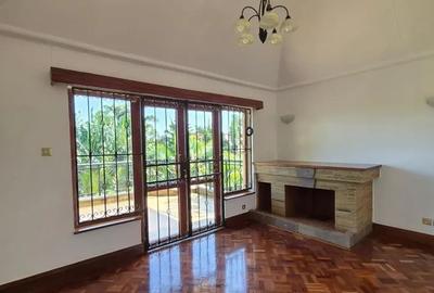 5 Bed Townhouse with En Suite in Runda - 4