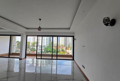 3 Bed Apartment with En Suite in Lavington