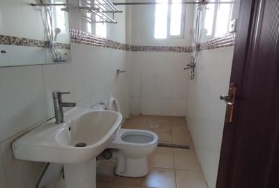 1 Bed Apartment with Swimming Pool at Kilimani - 4