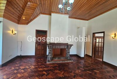 5 Bed House with En Suite in Runda - 2