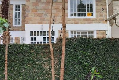 3 Bed Townhouse with En Suite in Membley