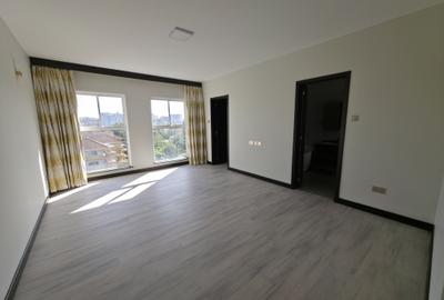 3 Bed Apartment with En Suite in Westlands Area - 4