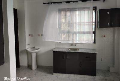 Serviced 1 Bed Apartment with En Suite at Oj