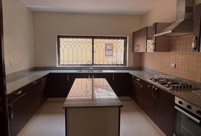5 Bed Townhouse with En Suite at Lavington