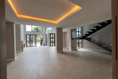 3 Bed Townhouse with En Suite at Palm Valley