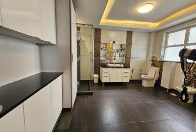 5 Bed Apartment with En Suite at 6Th Parklands