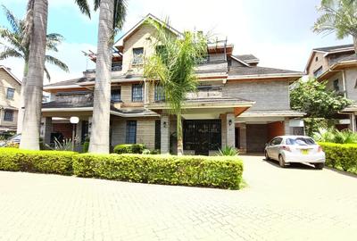 5 Bed House with En Suite in Lavington