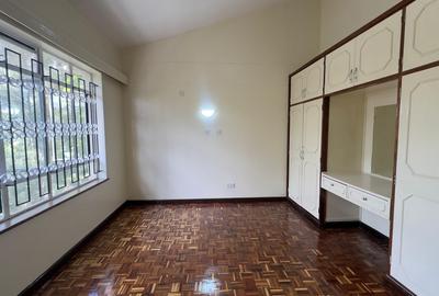 5 Bed Townhouse with En Suite at Kilimani - 3