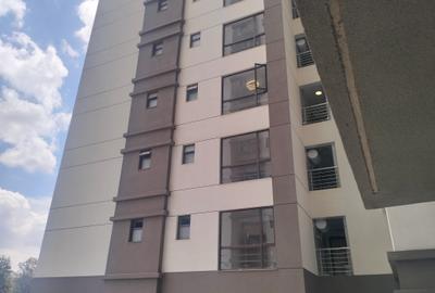 3 Bed Apartment with En Suite in Riverside - 4