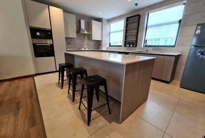 Serviced 2 Bed Apartment with En Suite in Kitisuru - 3