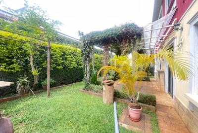5 Bed Townhouse with En Suite in Lavington